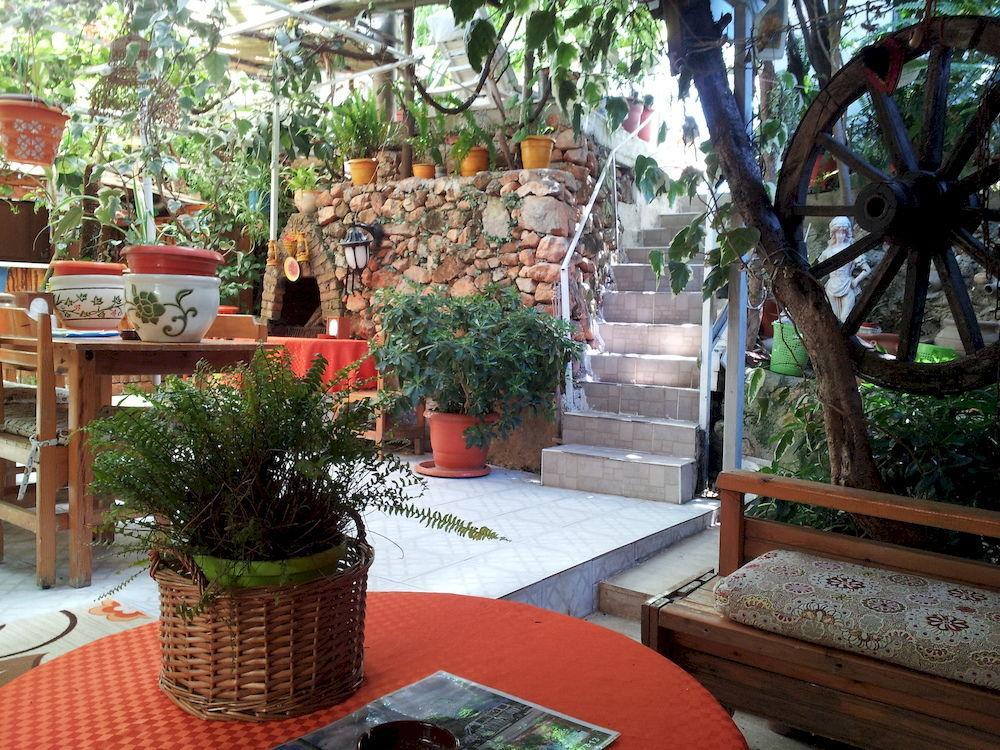 Ferah Hostel Monica'S Place Fethiye Zewnętrze zdjęcie