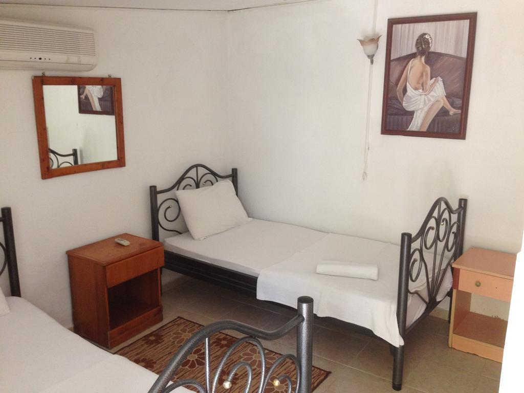 Ferah Hostel Monica'S Place Fethiye Zewnętrze zdjęcie