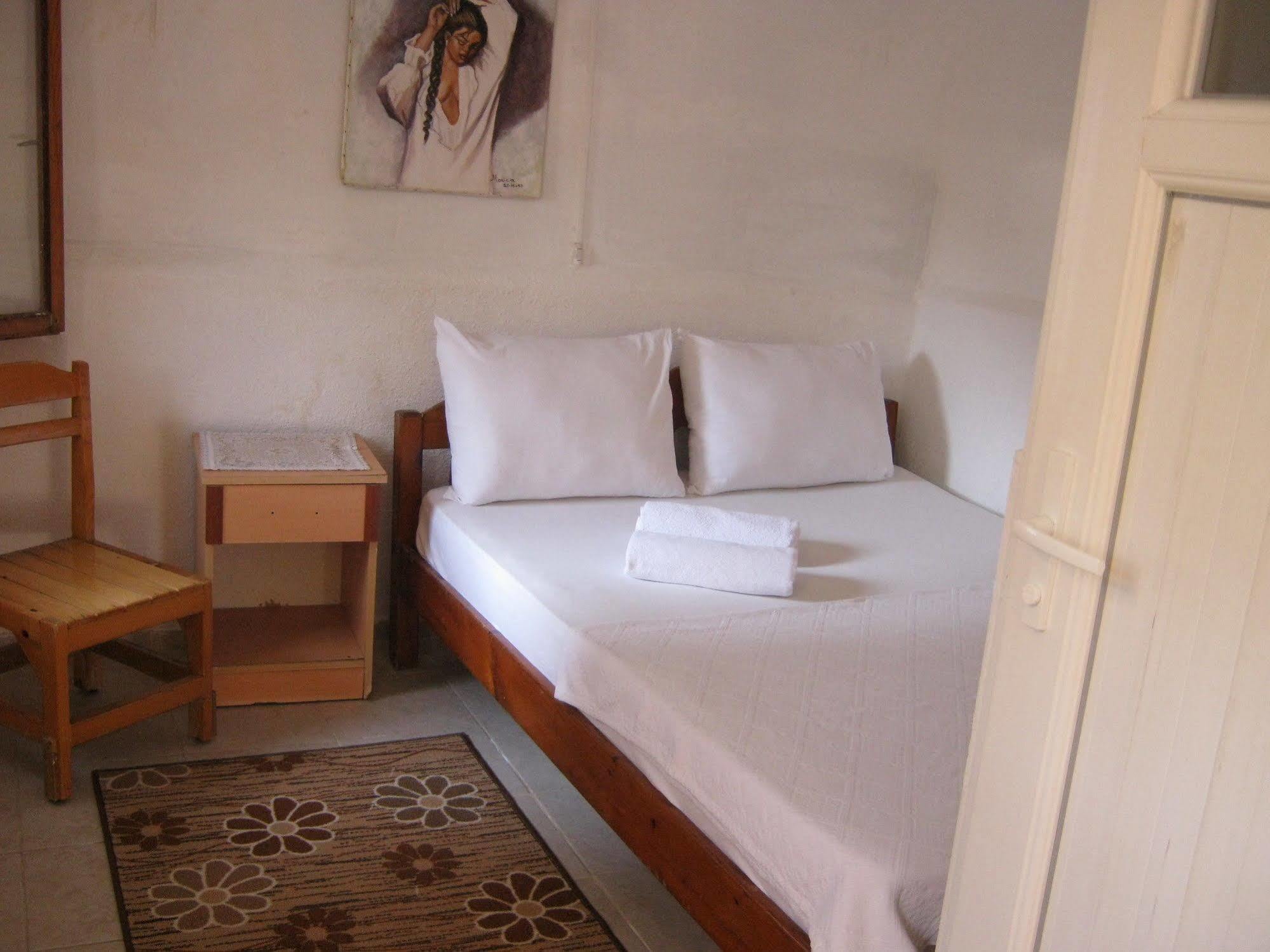 Ferah Hostel Monica'S Place Fethiye Zewnętrze zdjęcie