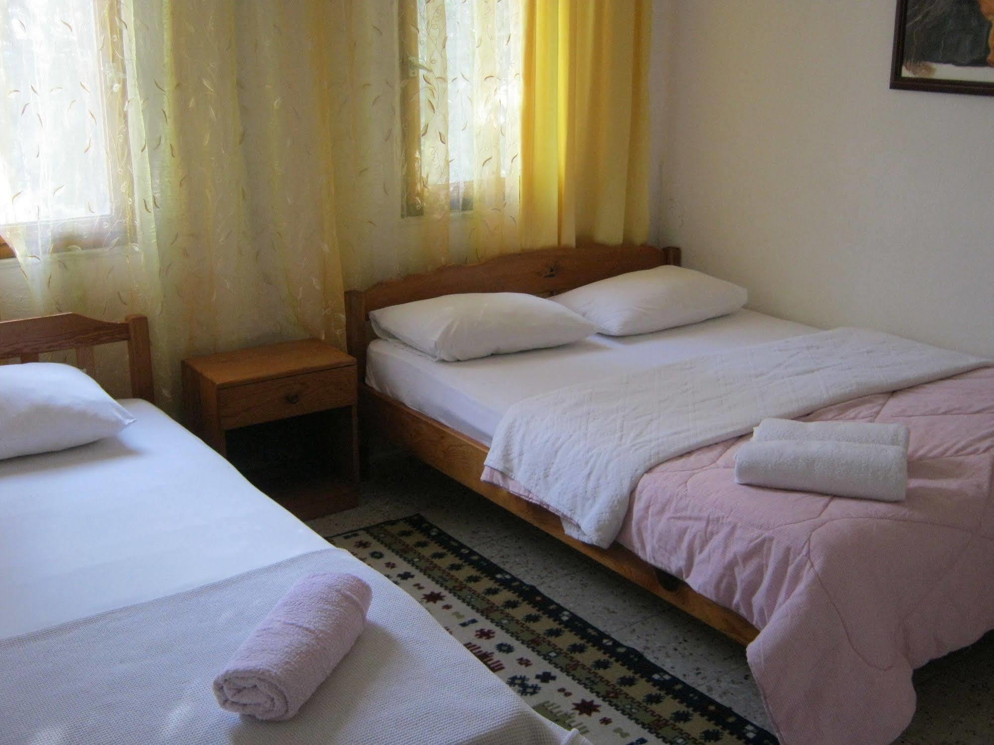 Ferah Hostel Monica'S Place Fethiye Zewnętrze zdjęcie