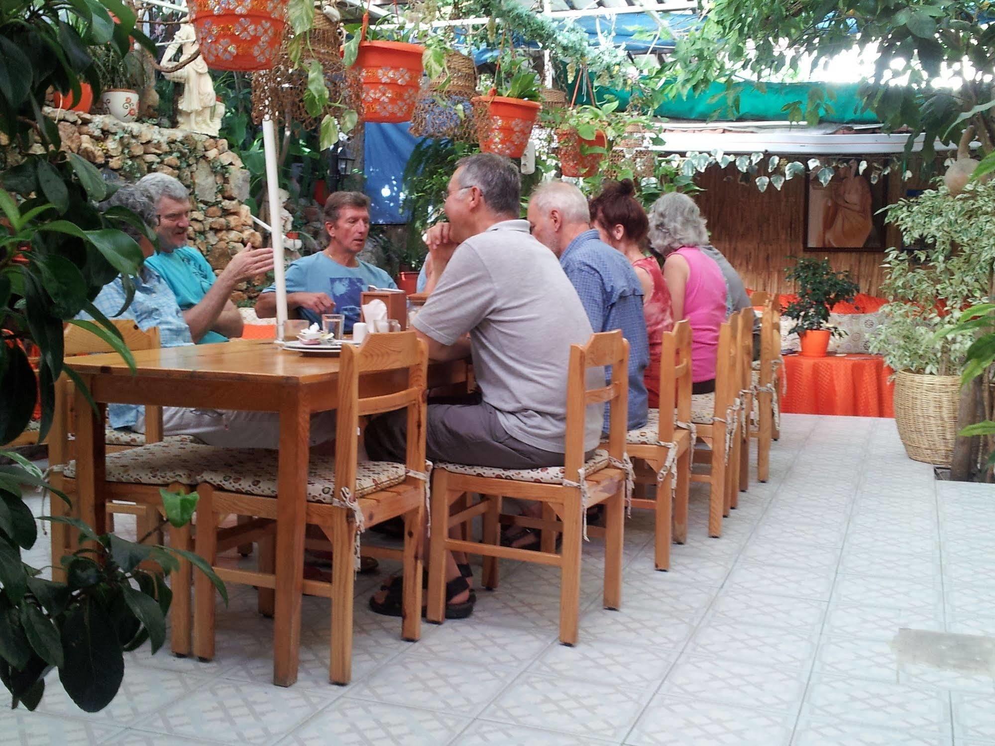 Ferah Hostel Monica'S Place Fethiye Zewnętrze zdjęcie