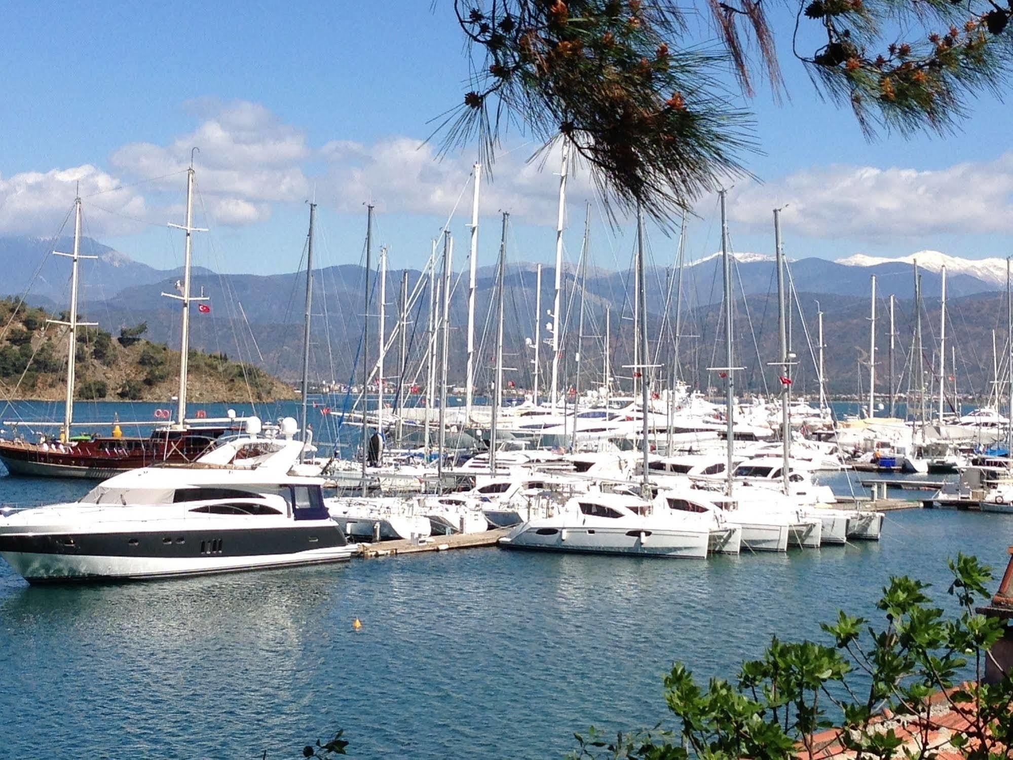 Ferah Hostel Monica'S Place Fethiye Zewnętrze zdjęcie