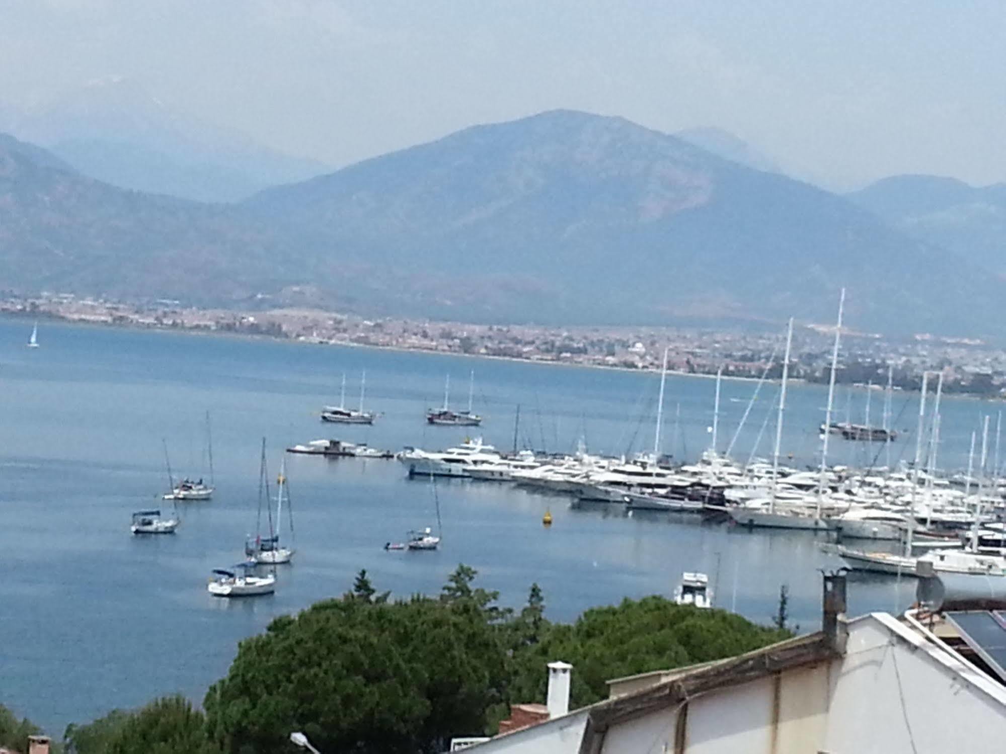 Ferah Hostel Monica'S Place Fethiye Zewnętrze zdjęcie